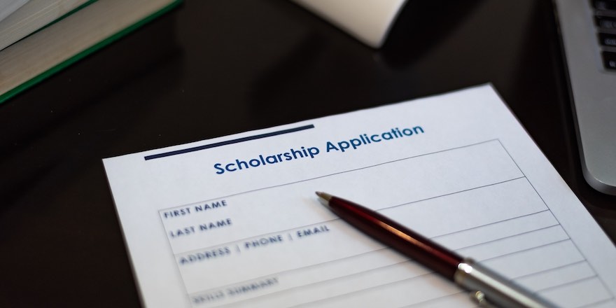  Tips on Crafting a Scholarship Application that Wins Awards 